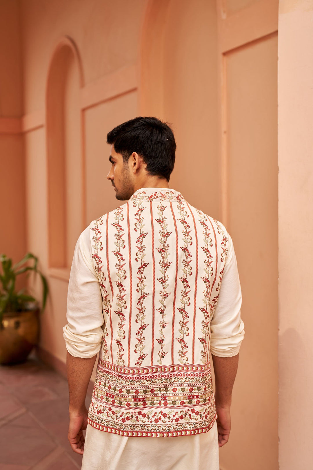 Ivory Kurta Set With Printed Bundi