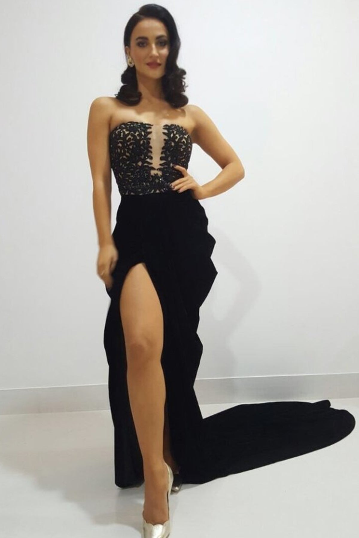Actress Eli Avram In Our Black Gown