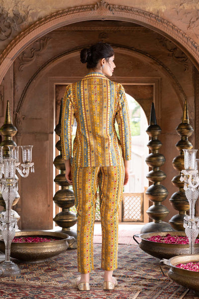Yellow Printed Pant Suit With Inner